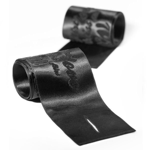 Bijoux - Les Petits Bonbons Sensual Silky Handcuffs BIJOUX - LES PETITS BONBONS SENSUAL SILKY HANDCUFFS