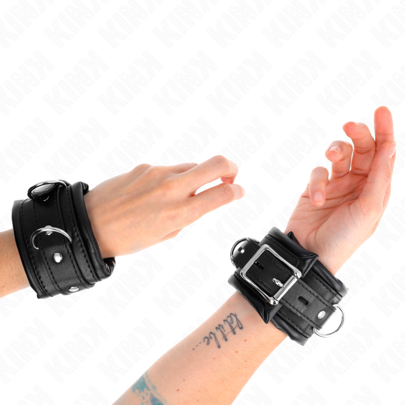 Kink - Heavy Wrist Restraints With Black Fur Lined Adjustable 20-30 Cm X 6 Cm KINK - HEAVY WRIST RESTRAINTS WITH BLACK FUR LINED ADJUSTABLE 20-30 CM X 6 CM